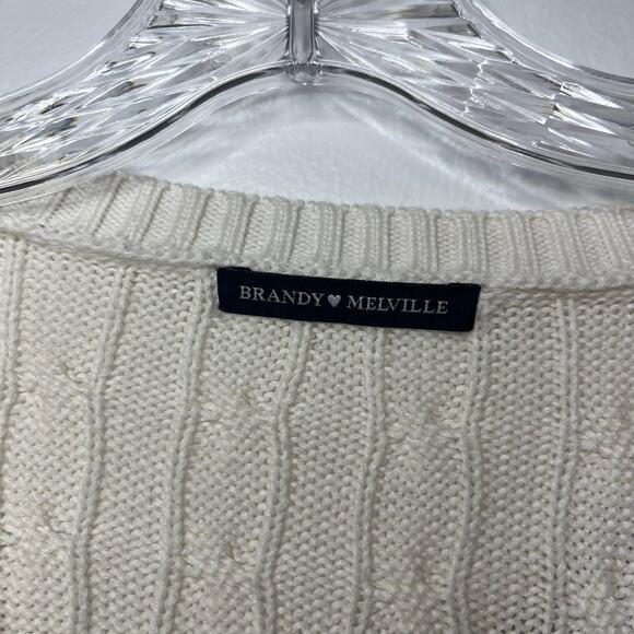 Brandy Melville Cream Cable Knit V-Neck Sweater Soft Cozy Classic Knitwear Baisc - Picture 4 of 9